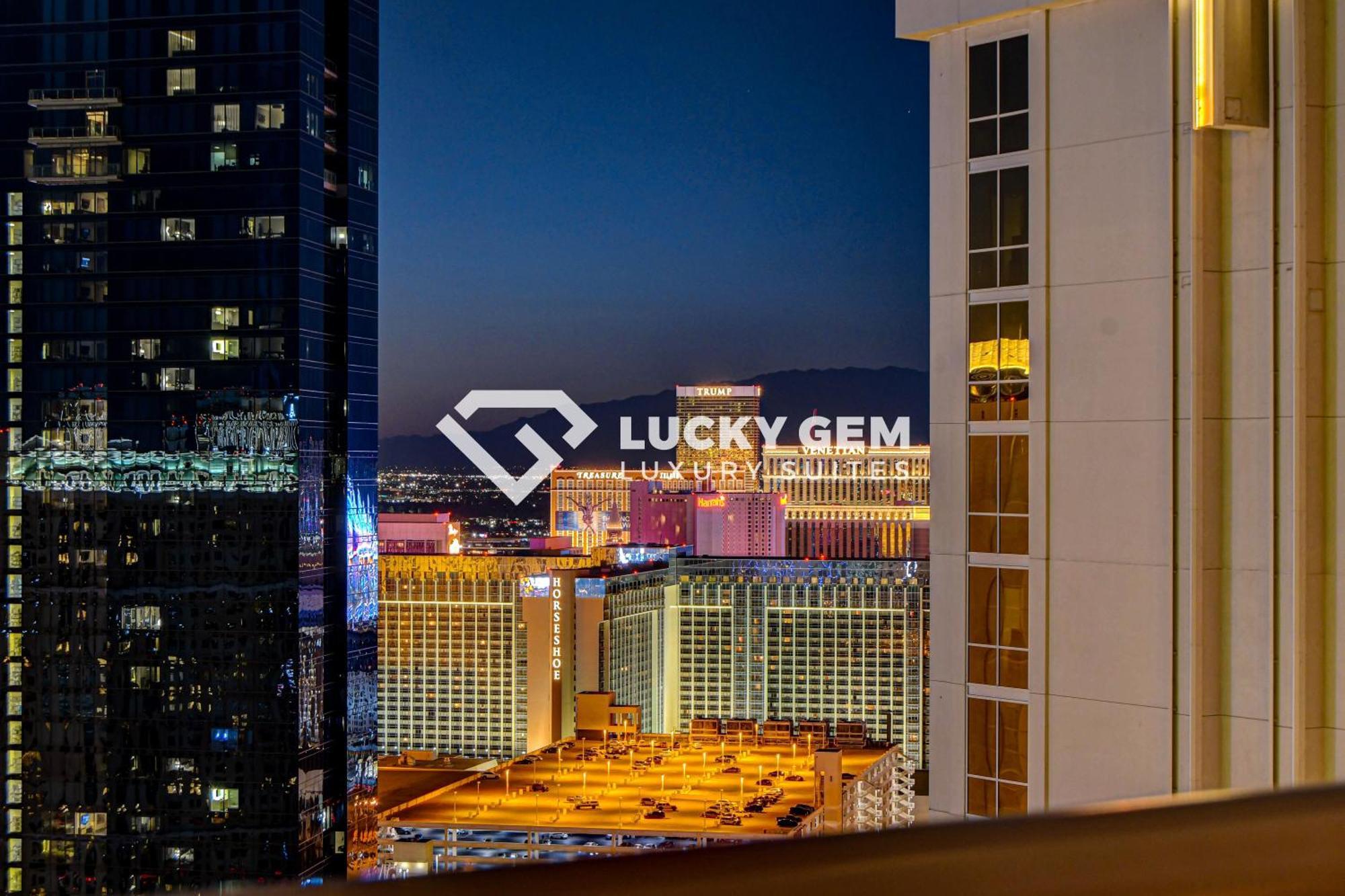 Lucky Gem Penthouse & Luxury Suites At Signature Resort, Balcony Strip View 3505 Лас-Вегас Екстер'єр фото