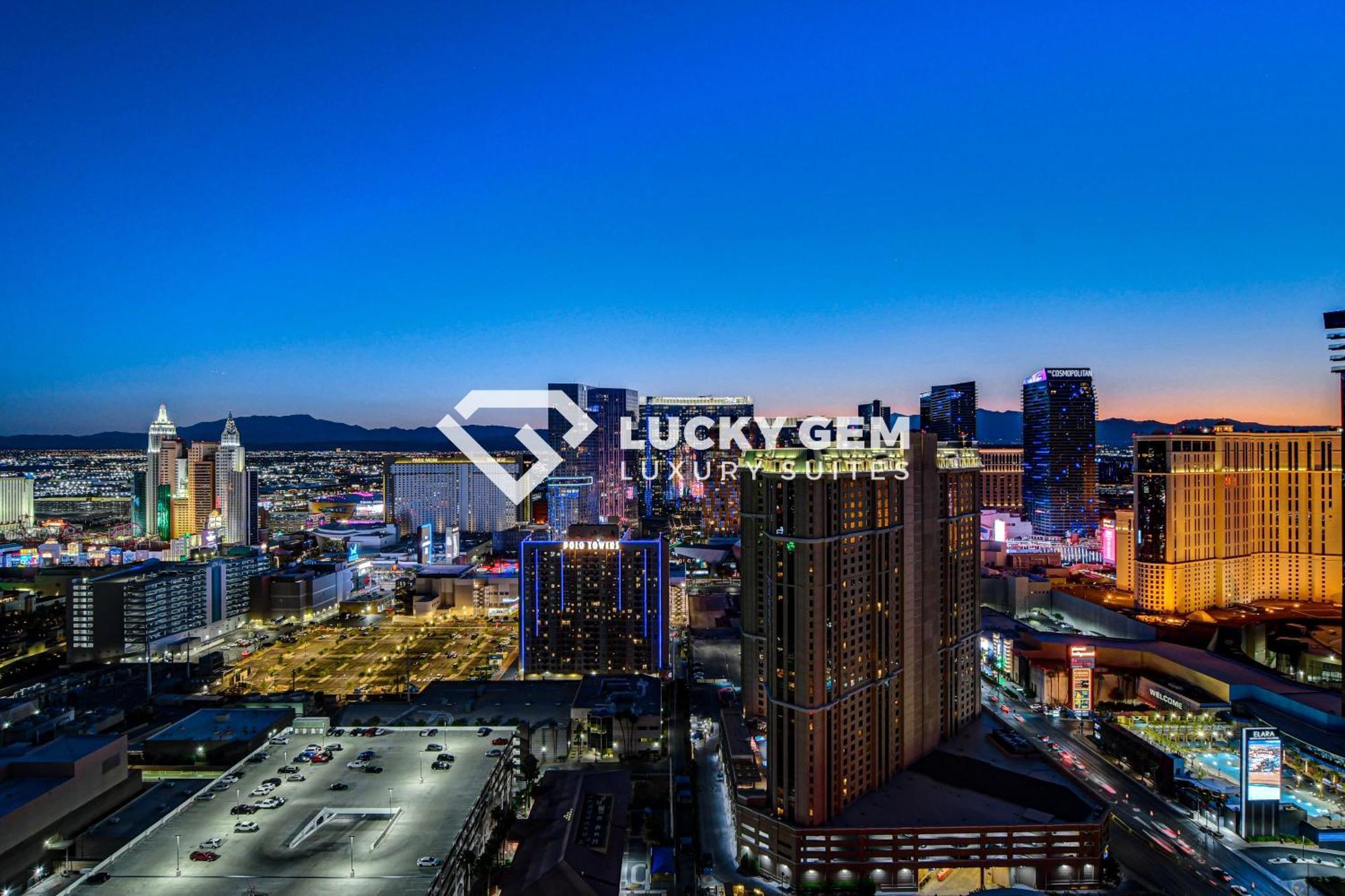 Lucky Gem Penthouse & Luxury Suites At Signature Resort, Balcony Strip View 3505 Лас-Вегас Екстер'єр фото