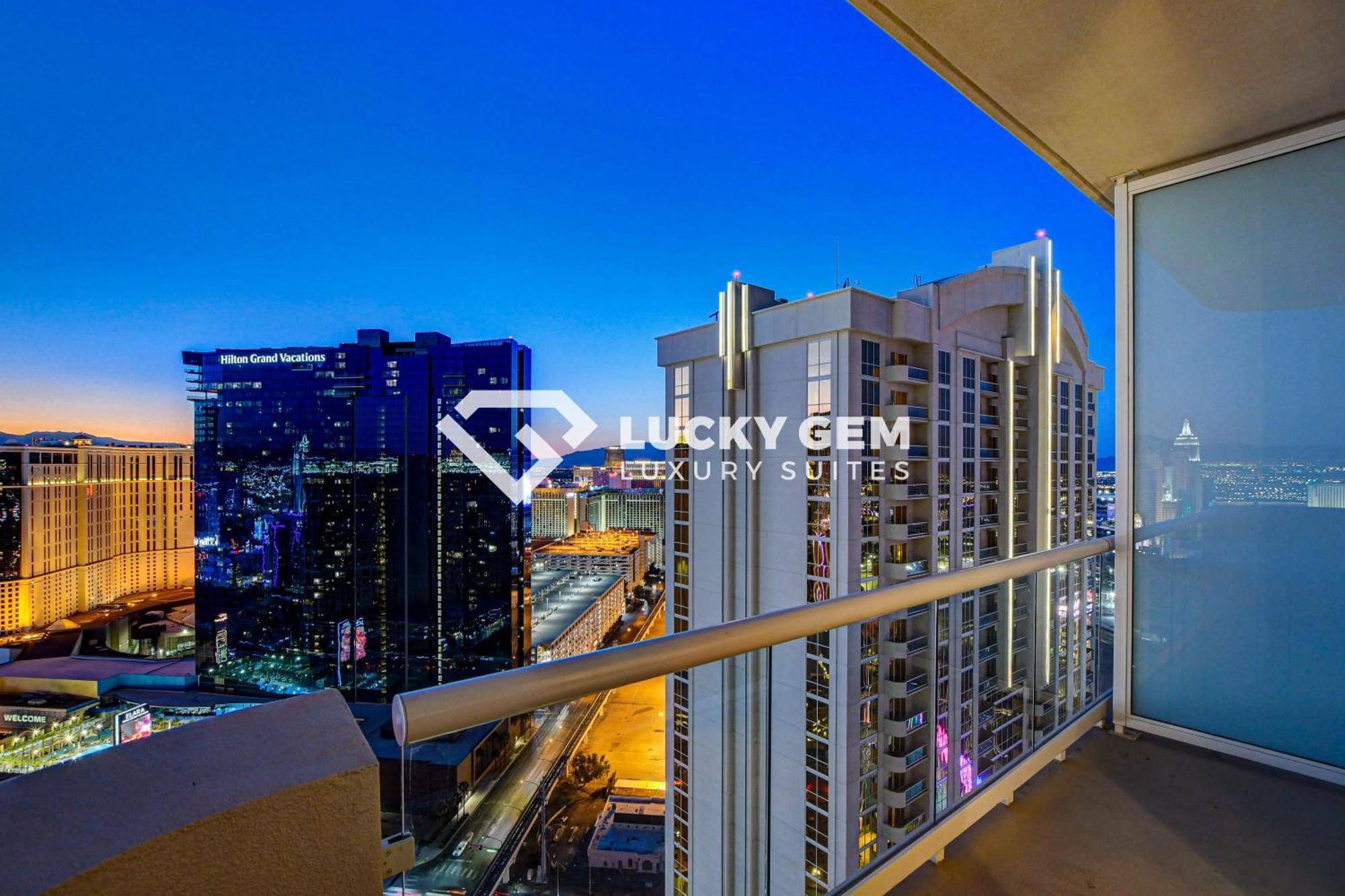 Lucky Gem Penthouse & Luxury Suites At Signature Resort, Balcony Strip View 3505 Лас-Вегас Екстер'єр фото