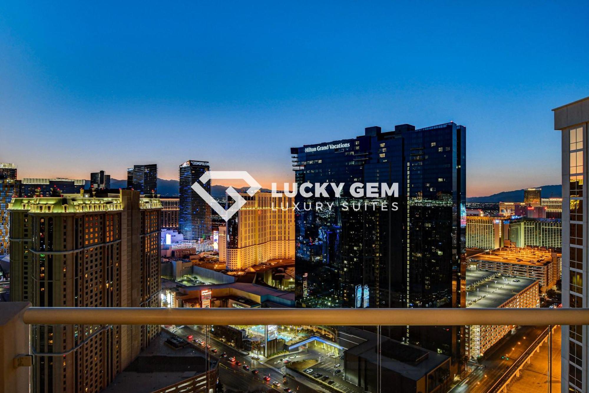 Lucky Gem Penthouse & Luxury Suites At Signature Resort, Balcony Strip View 3505 Лас-Вегас Екстер'єр фото